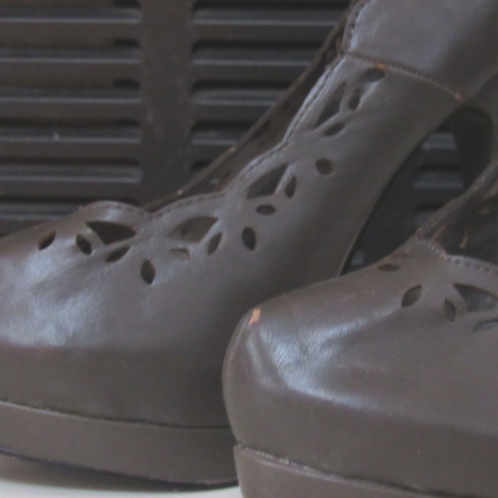 Pumps - Picture 4 of 5
